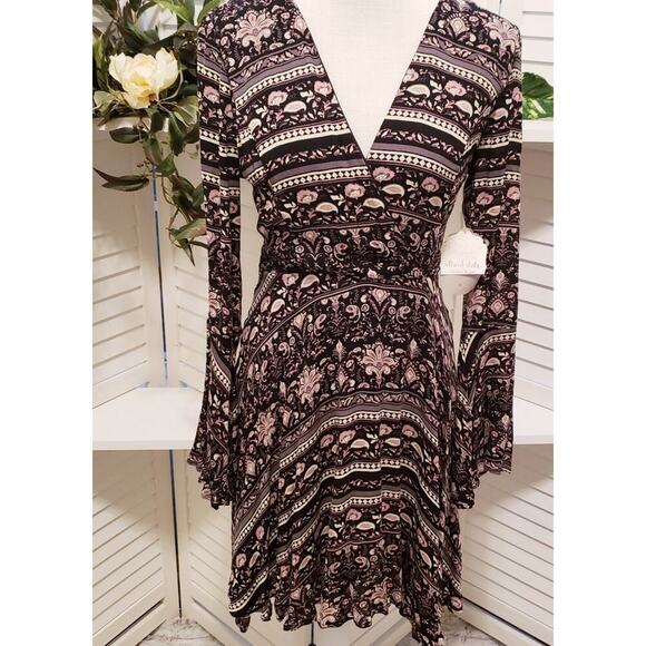 ALTAR'D STATE GEOMETRIC/FLORAL BELL SLEEVE DRESS M - Picture 1 of 8